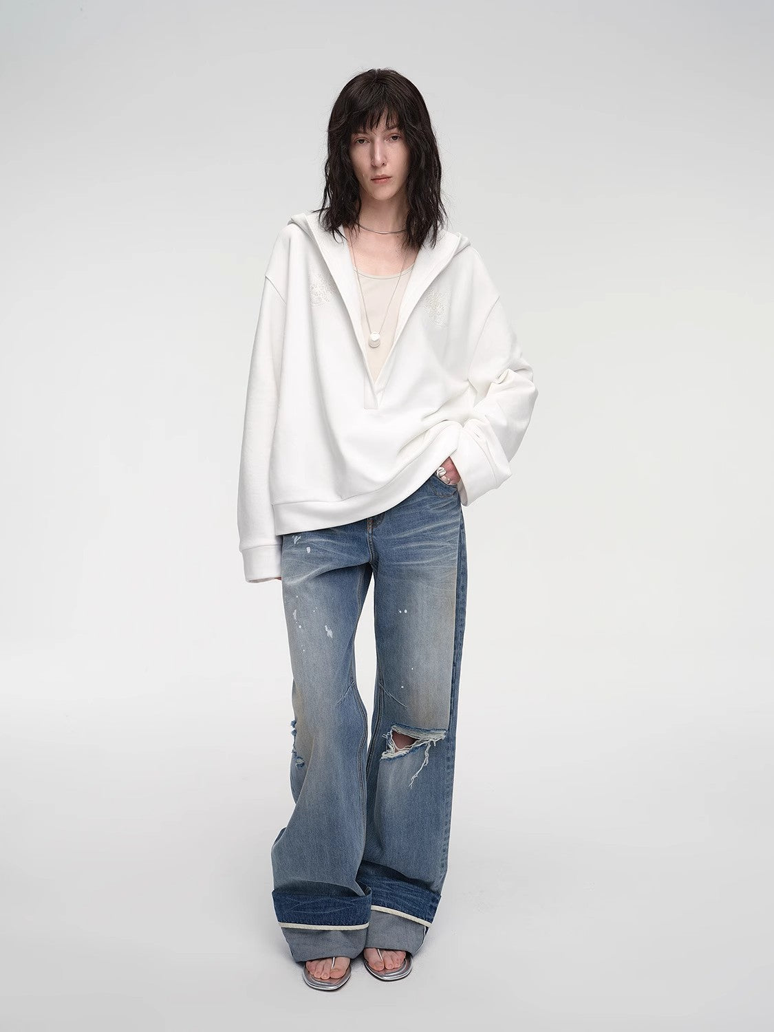 "Leisure Style" Handmade Rice Grain Embroidery Sequins Deep V Hooded Simple Profile Sweatshirt-0