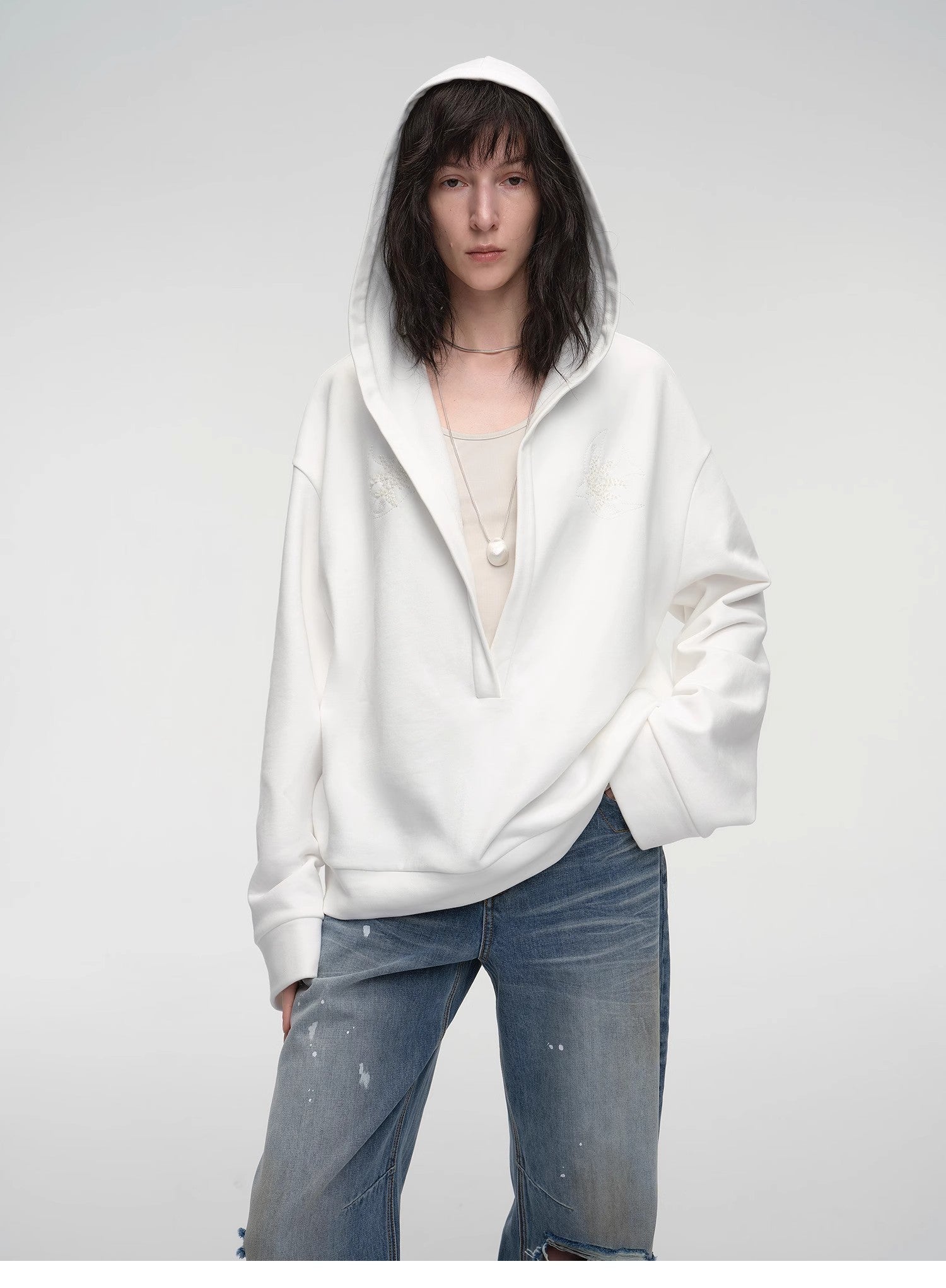 "Leisure Style" Handmade Rice Grain Embroidery Sequins Deep V Hooded Simple Profile Sweatshirt-1